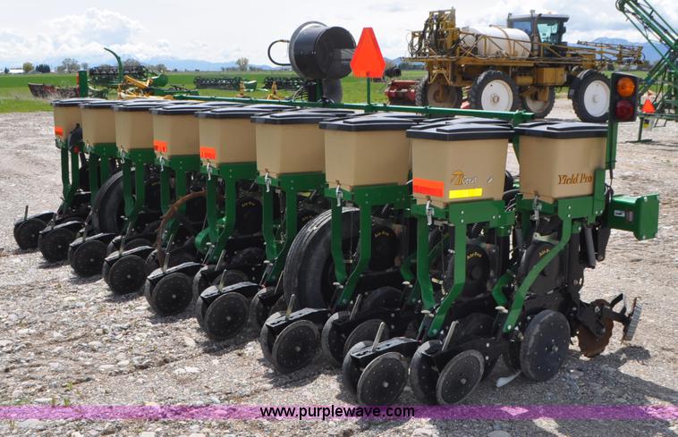 image for item G7355 2011 Great Plains YP825A3P-16TR twin row planter