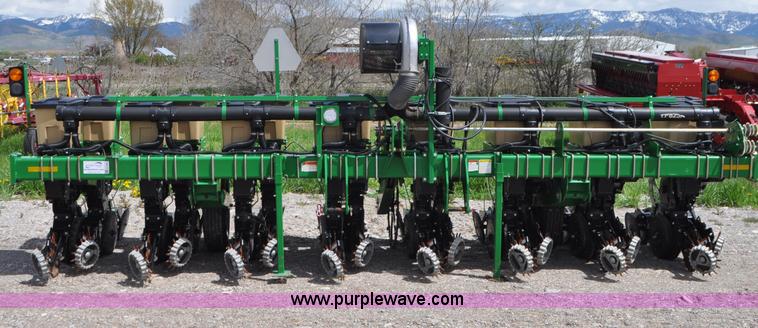 image for item G7355 2011 Great Plains YP825A3P-16TR twin row planter