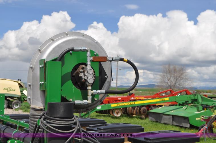 image for item G7355 2011 Great Plains YP825A3P-16TR twin row planter