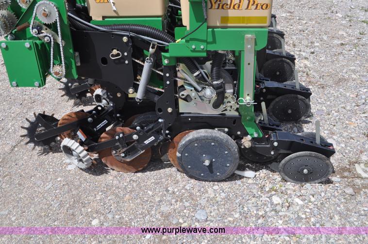 image for item G7355 2011 Great Plains YP825A3P-16TR twin row planter