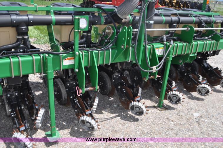 image for item G7355 2011 Great Plains YP825A3P-16TR twin row planter