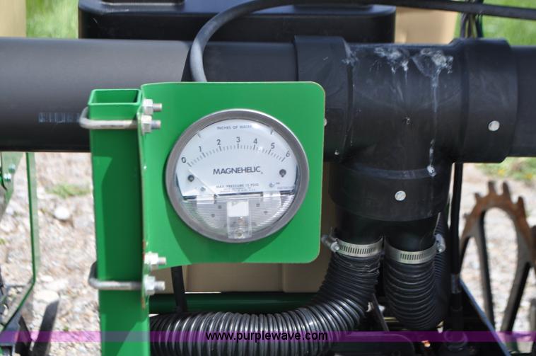 image for item G7355 2011 Great Plains YP825A3P-16TR twin row planter