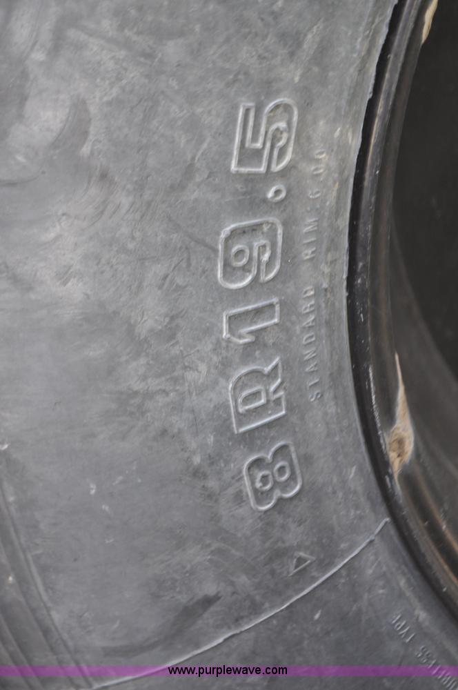 image for item G7355 2011 Great Plains YP825A3P-16TR twin row planter