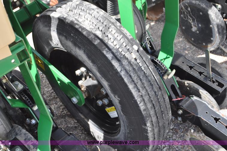 image for item G7355 2011 Great Plains YP825A3P-16TR twin row planter