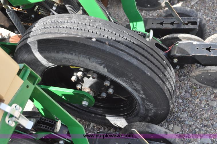 image for item G7355 2011 Great Plains YP825A3P-16TR twin row planter