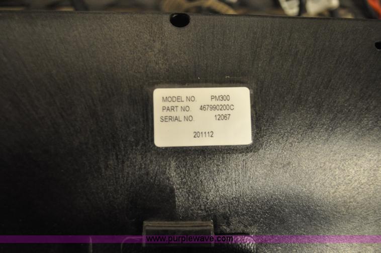 image for item G7355 2011 Great Plains YP825A3P-16TR twin row planter