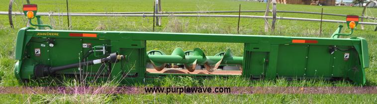image for item G7356 2011 John Deere 608C corn head