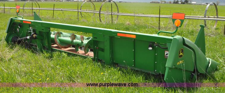 image for item G7356 2011 John Deere 608C corn head