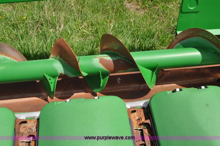 image for item G7356 2011 John Deere 608C corn head