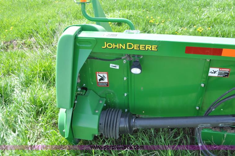 image for item G7356 2011 John Deere 608C corn head