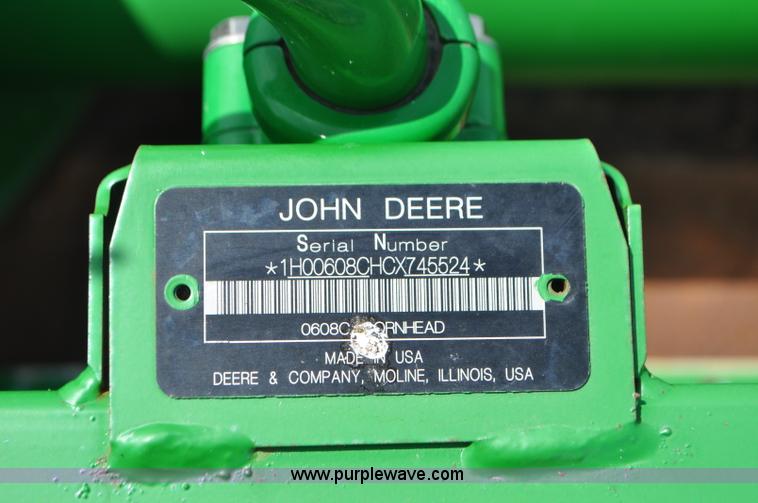 image for item G7356 2011 John Deere 608C corn head