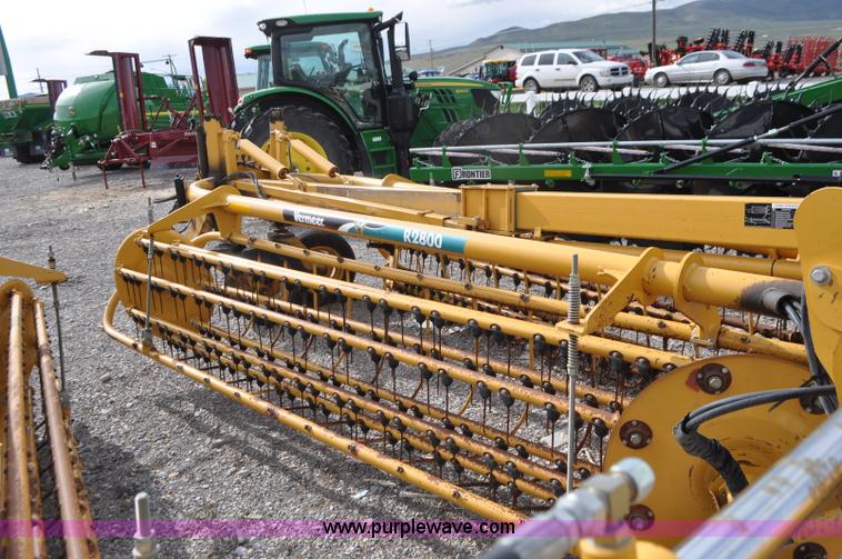 image for item G7362 Vermeer R2800 rake