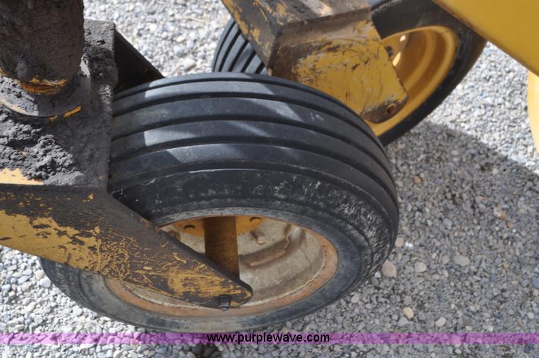 image for item G7362 Vermeer R2800 rake