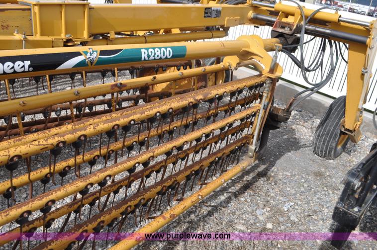 image for item G7363 Vermeer R2800 rake
