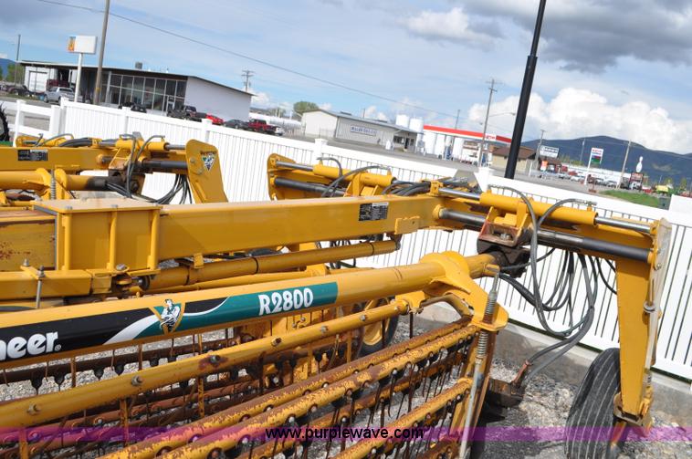 image for item G7363 Vermeer R2800 rake