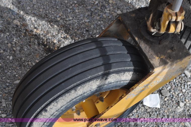 image for item G7363 Vermeer R2800 rake