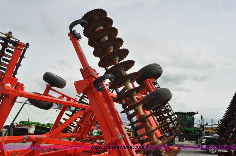 image for item G7364 2013 Kuhn-krause 8000 Excelerator vertical tillage