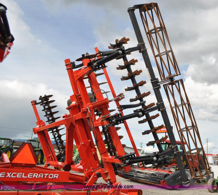 image for item G7364 2013 Kuhn-krause 8000 Excelerator vertical tillage