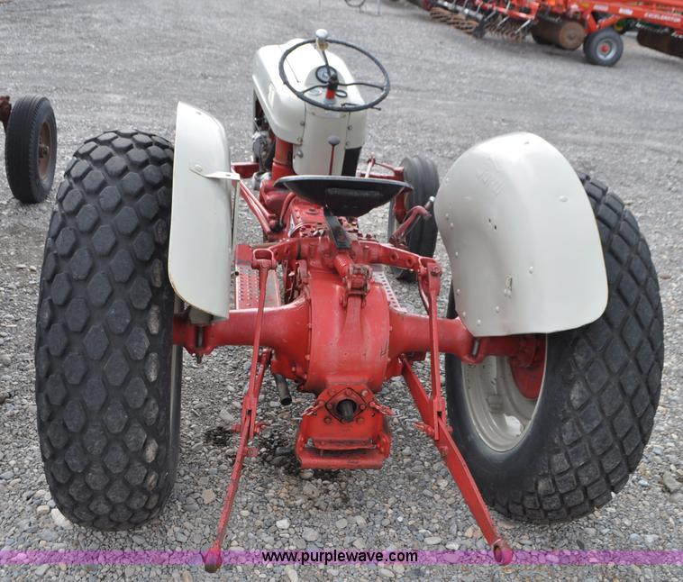 image for item G7365 1955 Ford 640 tractor