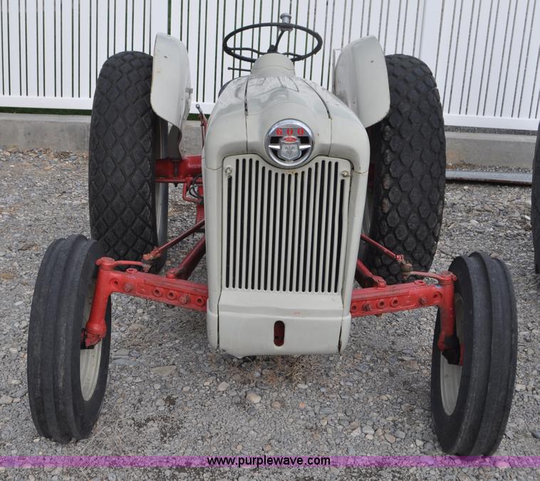 image for item G7365 1955 Ford 640 tractor