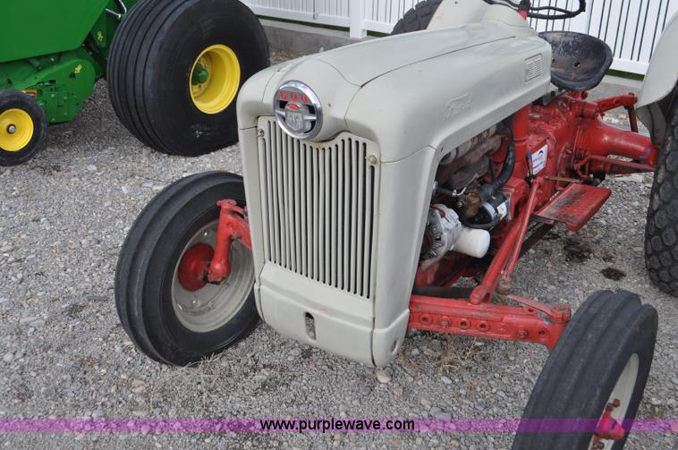 image for item G7365 1955 Ford 640 tractor