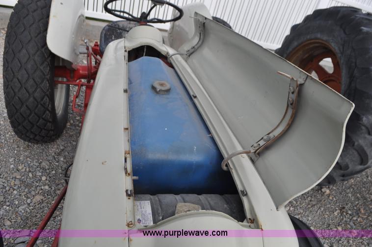 image for item G7365 1955 Ford 640 tractor