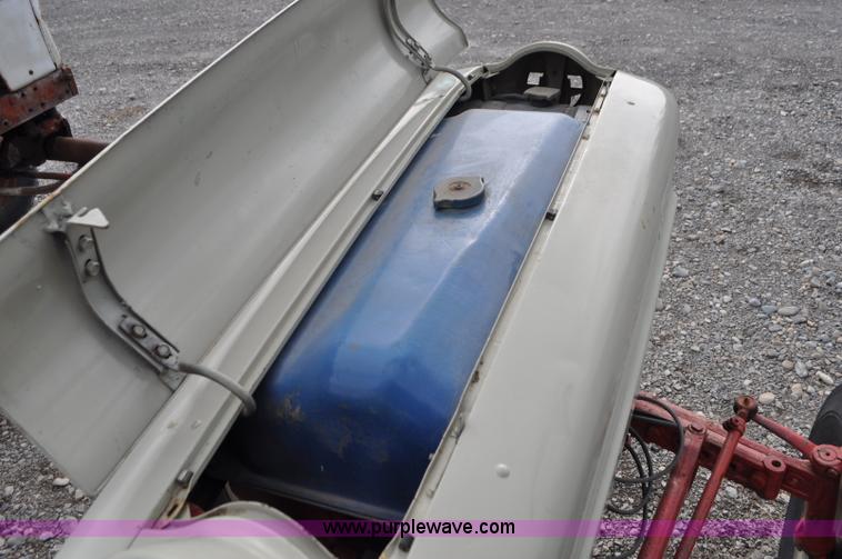 image for item G7365 1955 Ford 640 tractor