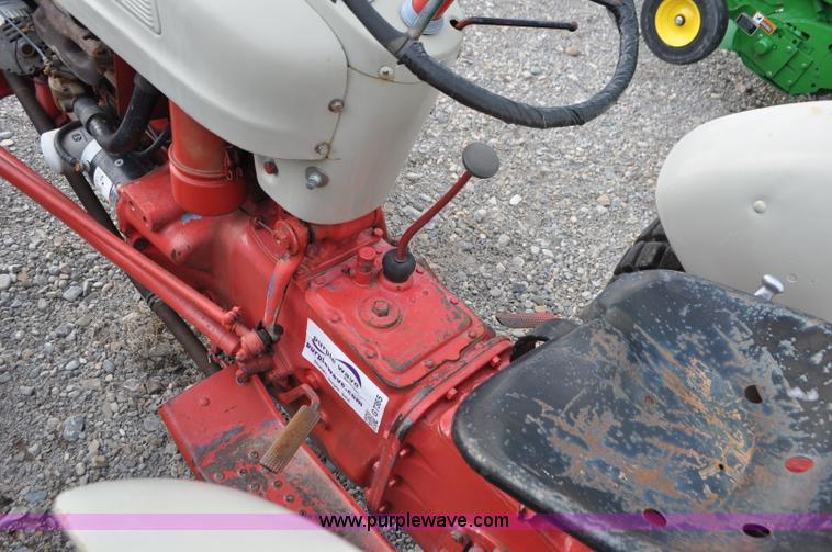 image for item G7365 1955 Ford 640 tractor