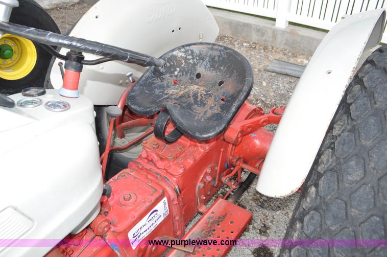 image for item G7365 1955 Ford 640 tractor