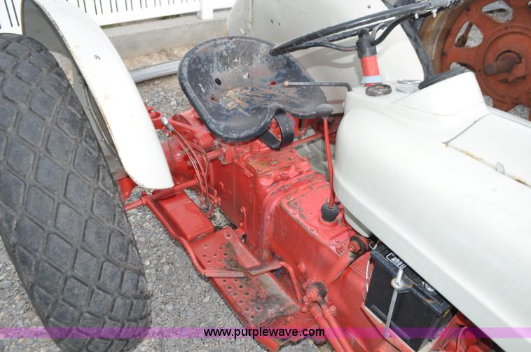 image for item G7365 1955 Ford 640 tractor