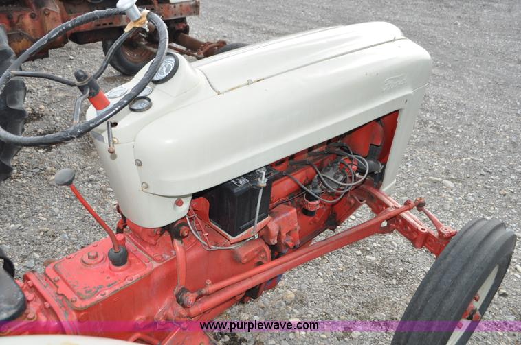 image for item G7365 1955 Ford 640 tractor