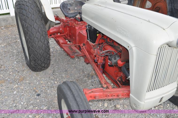 image for item G7365 1955 Ford 640 tractor