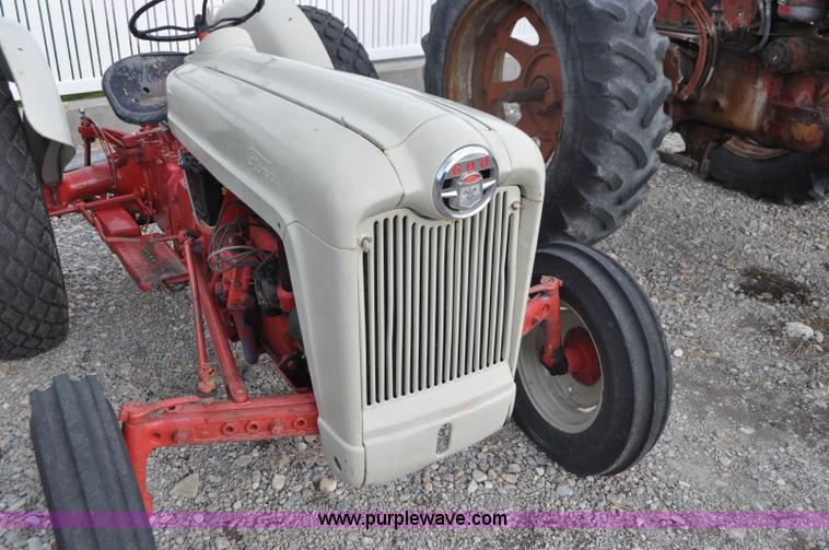 image for item G7365 1955 Ford 640 tractor