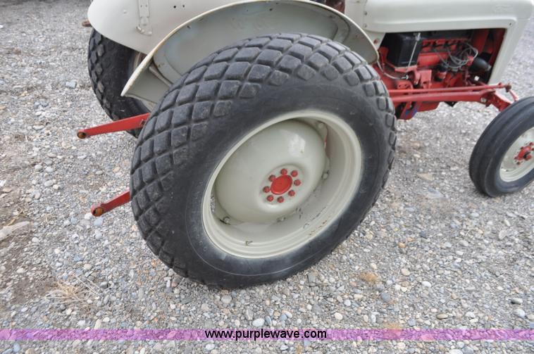image for item G7365 1955 Ford 640 tractor