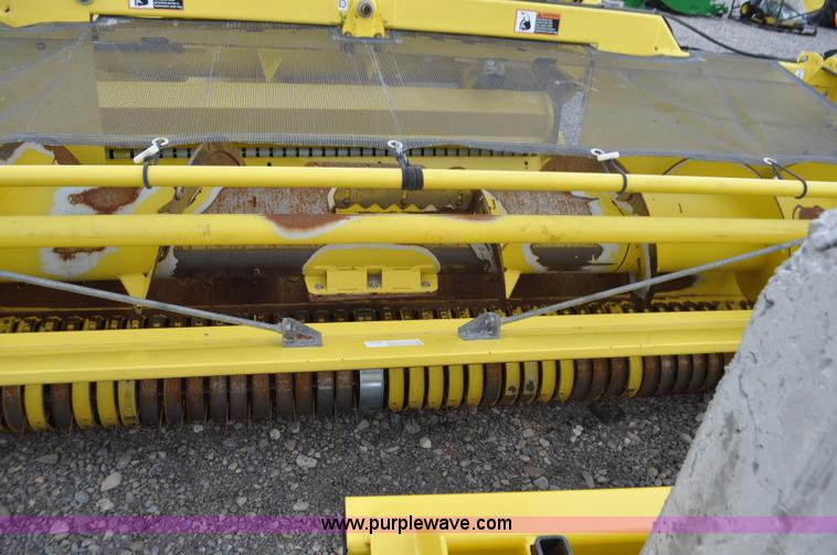 image for item G7367 John Deere 640C pickup head