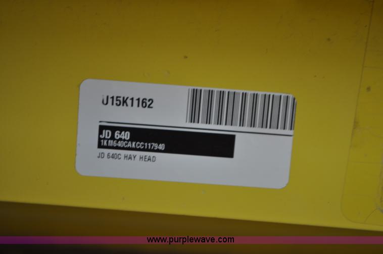 image for item G7367 John Deere 640C pickup head