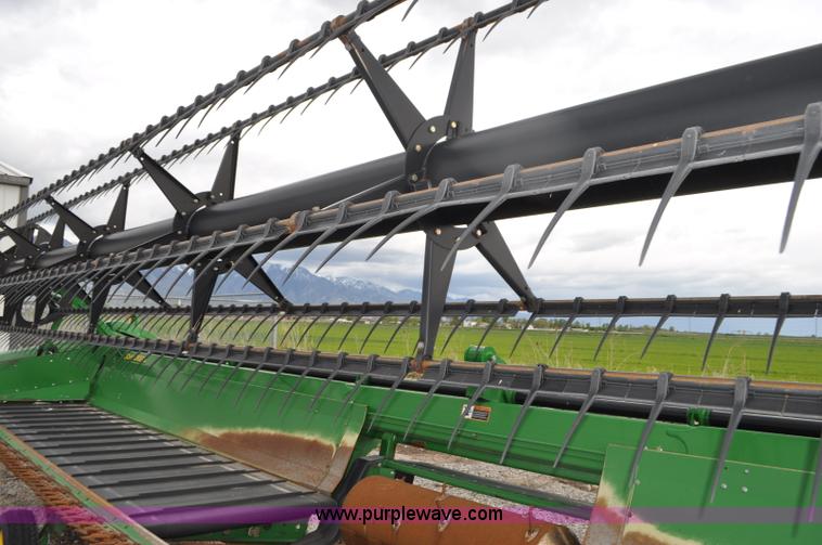 image for item G7368 John Deere 635D draper head