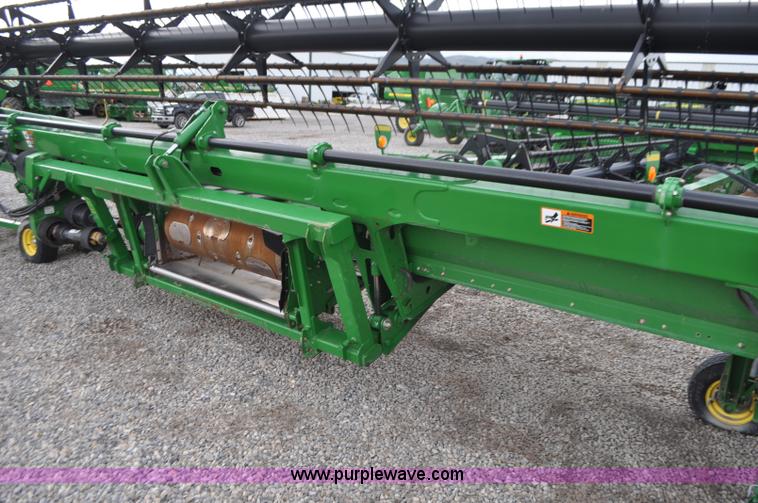 image for item G7368 John Deere 635D draper head