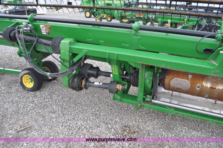 image for item G7368 John Deere 635D draper head