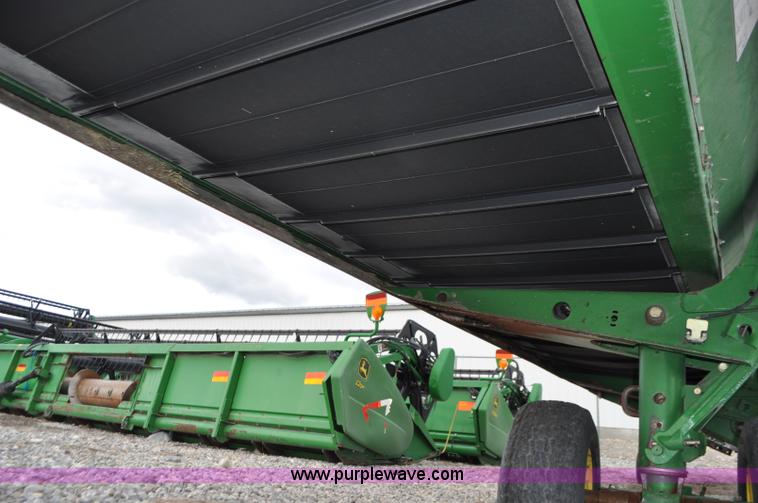 image for item G7368 John Deere 635D draper head