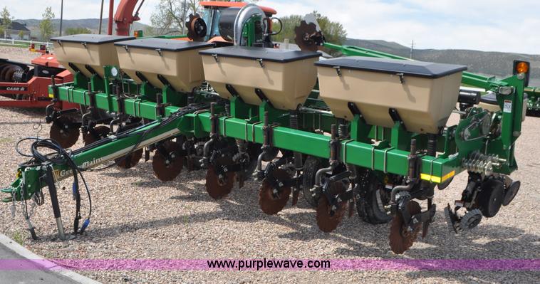 image for item G7369 2012 Great Plains YP825A-0830 planter