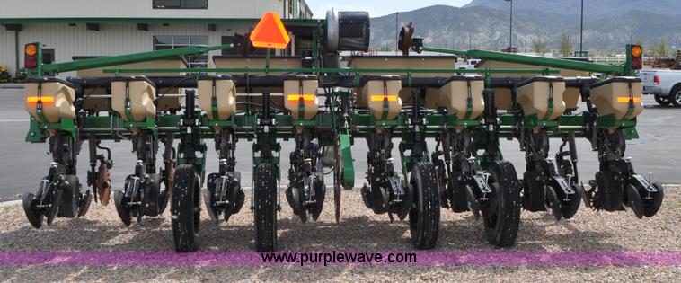 image for item G7369 2012 Great Plains YP825A-0830 planter