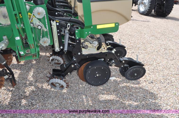 image for item G7369 2012 Great Plains YP825A-0830 planter