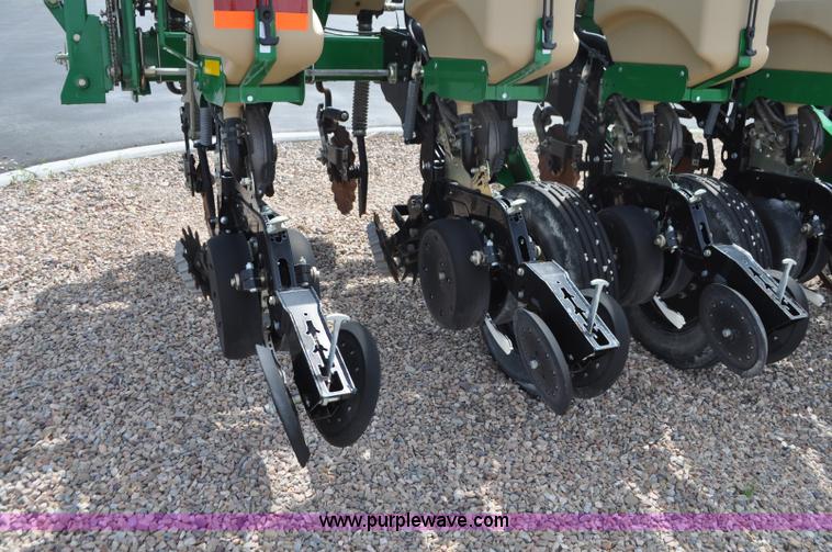 image for item G7369 2012 Great Plains YP825A-0830 planter