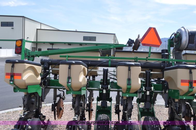image for item G7369 2012 Great Plains YP825A-0830 planter
