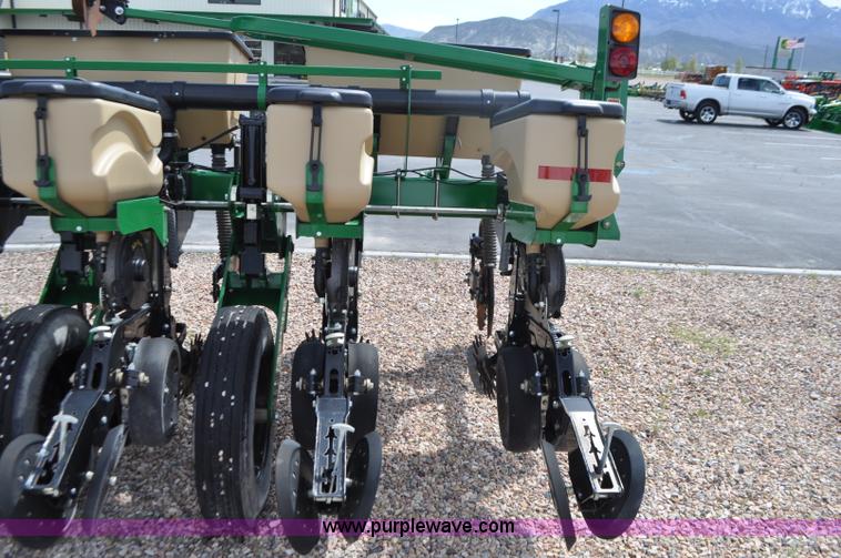 image for item G7369 2012 Great Plains YP825A-0830 planter