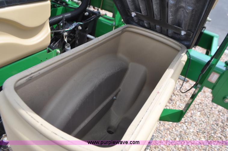 image for item G7369 2012 Great Plains YP825A-0830 planter
