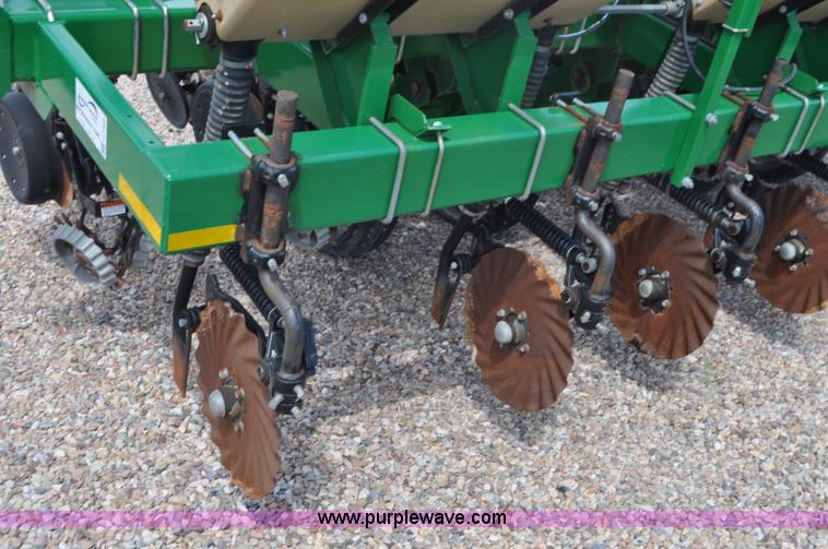 image for item G7369 2012 Great Plains YP825A-0830 planter