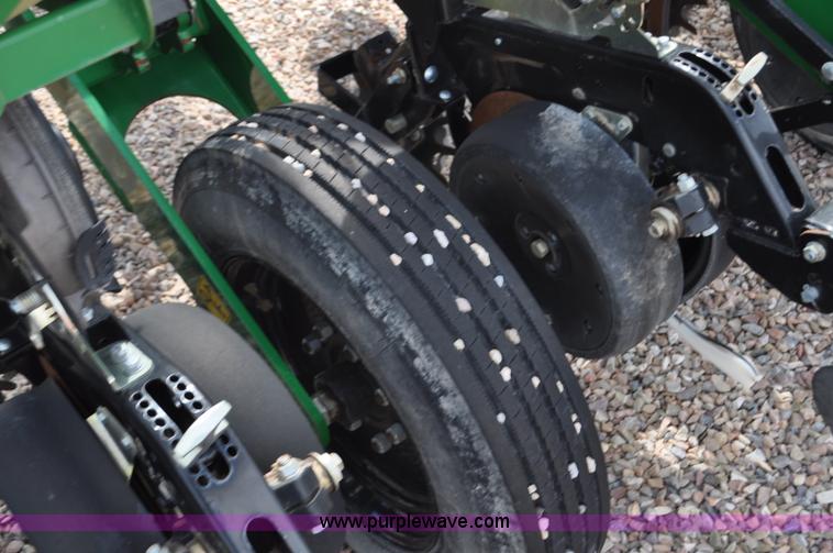 image for item G7369 2012 Great Plains YP825A-0830 planter