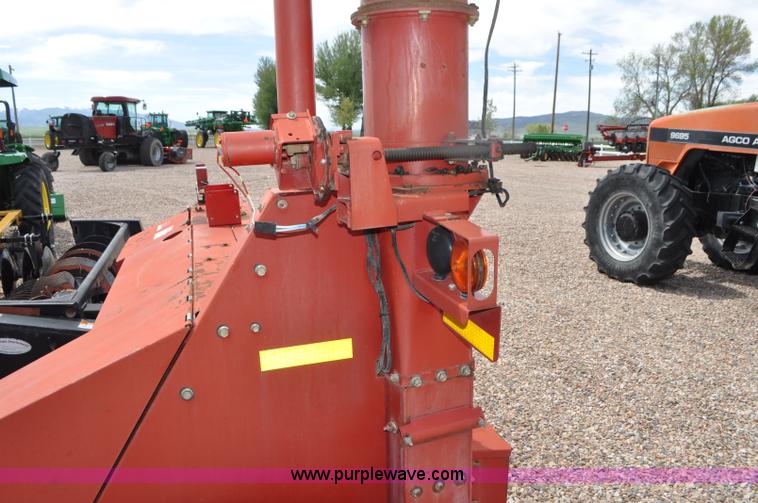 image for item G7370 2005 Case IH FHX300 forage harvester and silage trailer